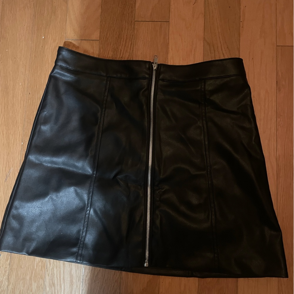 Faux leather high wasted skirt